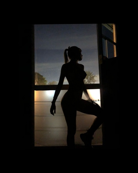 aguztana header picture leakfans.com