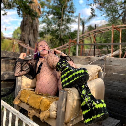 aklosthouse header picture leakfans.com