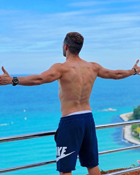 alexbarinx header picture leakfans.com