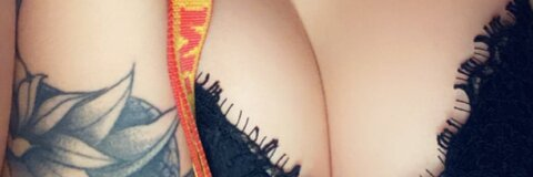 alexispeach101 header picture leakfans.com