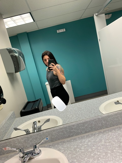 alexuh header picture leakfans.com