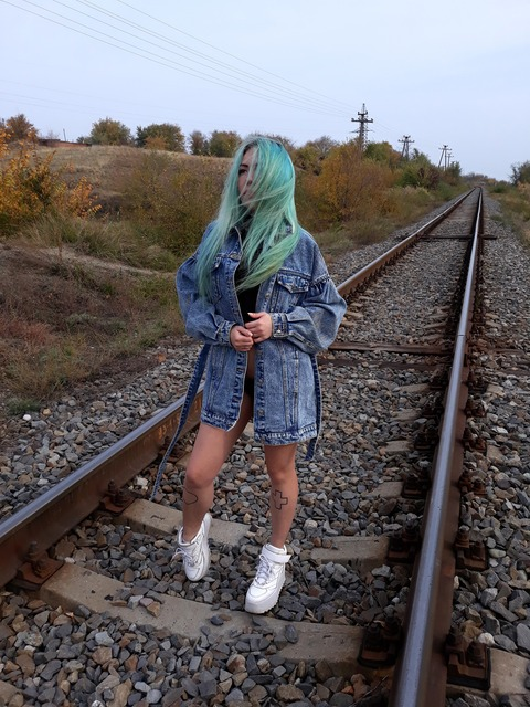 alice_hi header picture leakfans.com