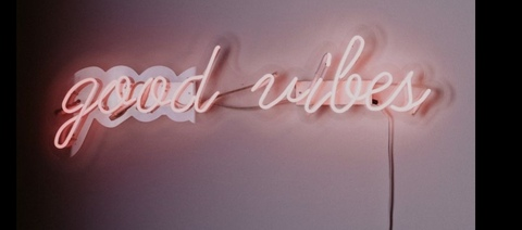 allyqueenxo header picture leakfans.com