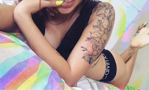 alysson_first header picture leakfans.com