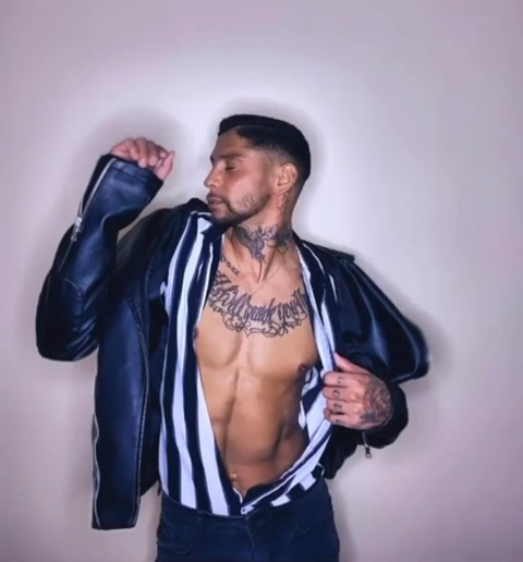 andrebedford header picture leakfans.com