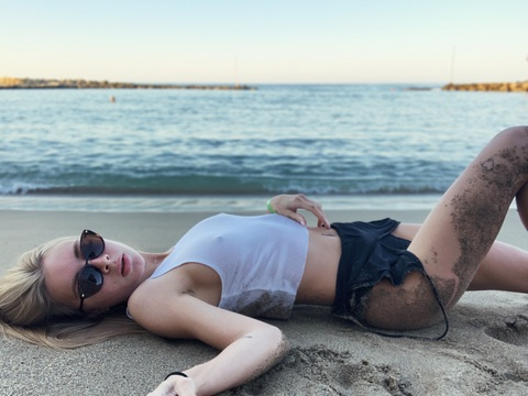 angelll_a11 header picture leakfans.com