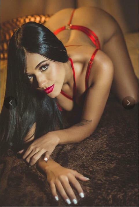 angievallejo header picture leakfans.com