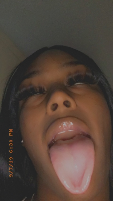 ariimarie03 header picture leakfans.com