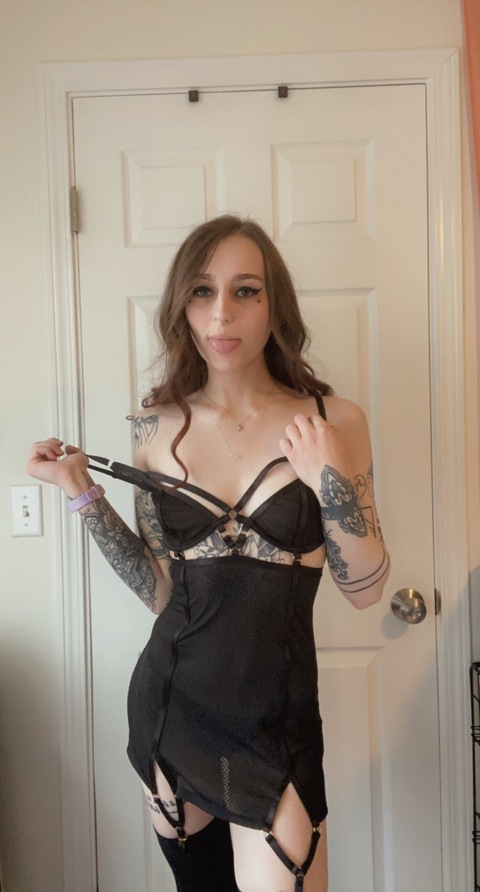 ariom_2666 header picture leakfans.com