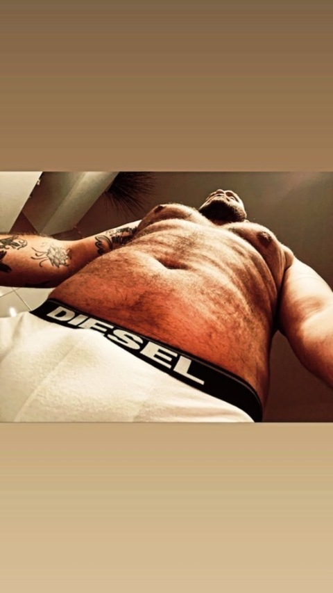 aron_34 header picture leakfans.com