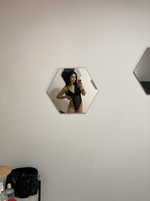 ashley_09 header picture leakfans.com