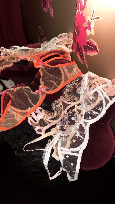 babiiij header picture leakfans.com