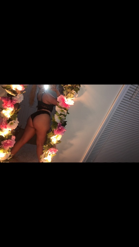 babygirlbabyymae header picture leakfans.com