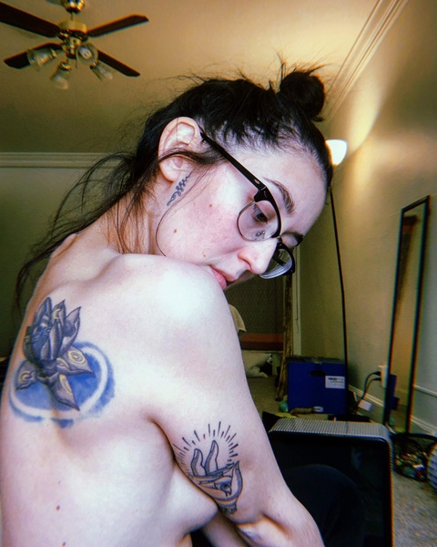 babyxcutxthroatt header picture leakfans.com