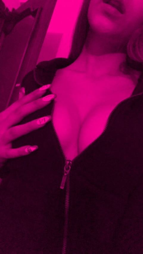 bad_gg header picture leakfans.com