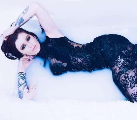 badbellalou header picture leakfans.com