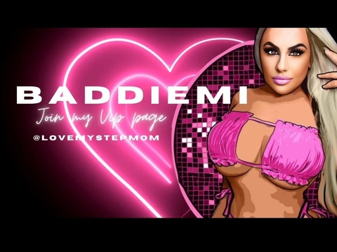 baddiemi header picture leakfans.com