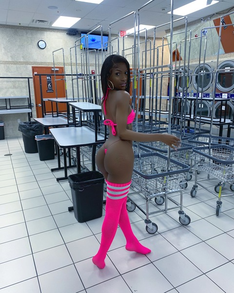 badgalkiss header picture leakfans.com