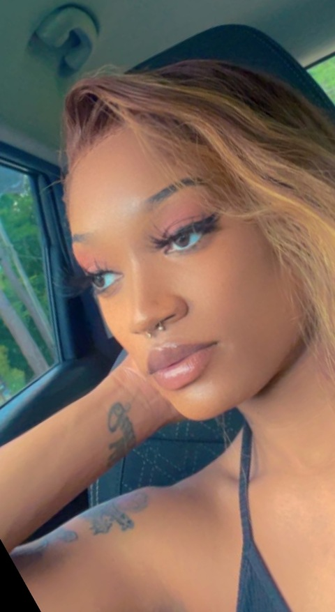 beautifulcase header picture leakfans.com