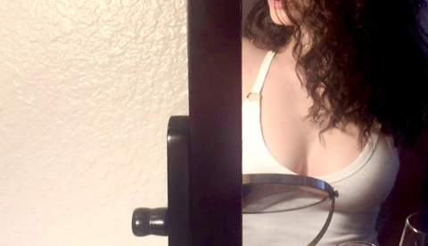 bella.20 header picture leakfans.com