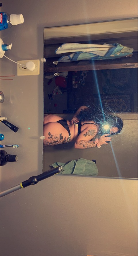 benderova header picture leakfans.com