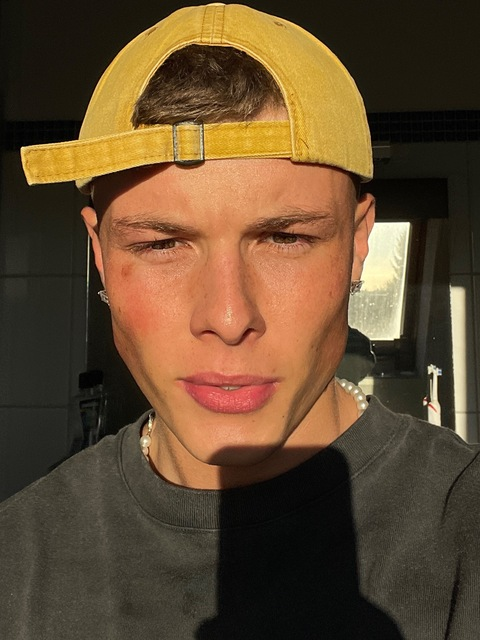 benjaminhilton header picture leakfans.com