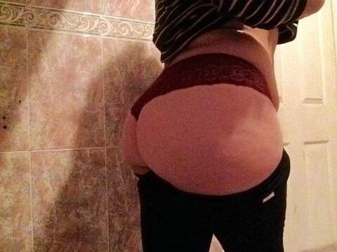 betthlopez header picture leakfans.com