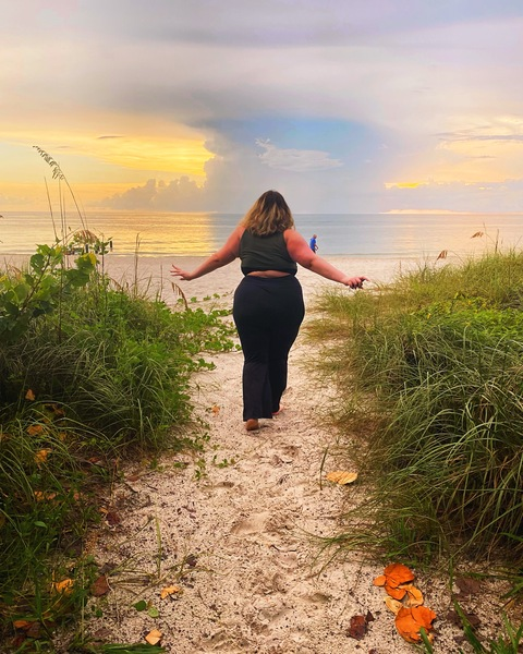 bigbootyalyy header picture leakfans.com