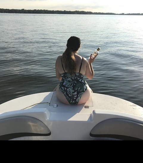 bigtittyhippie48 header picture leakfans.com