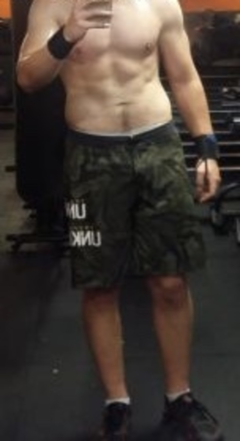 bigwhitedick2794 header picture leakfans.com