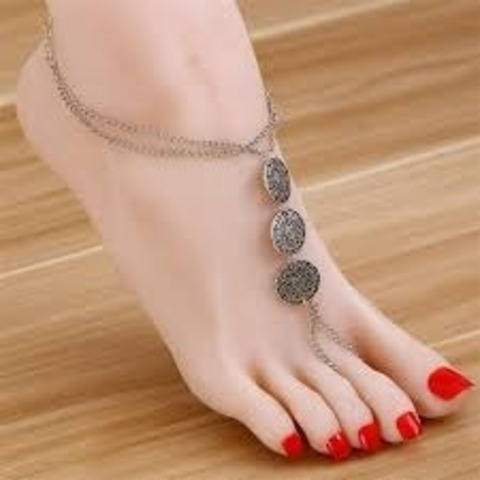 black.and.white header picture leakfans.com