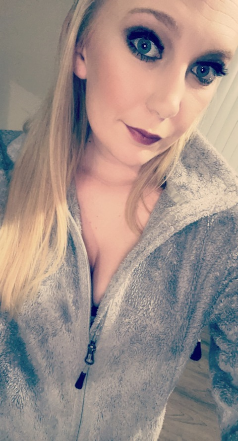 blondebomber726 header picture leakfans.com