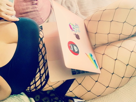 bongripsnippleclips header picture leakfans.com