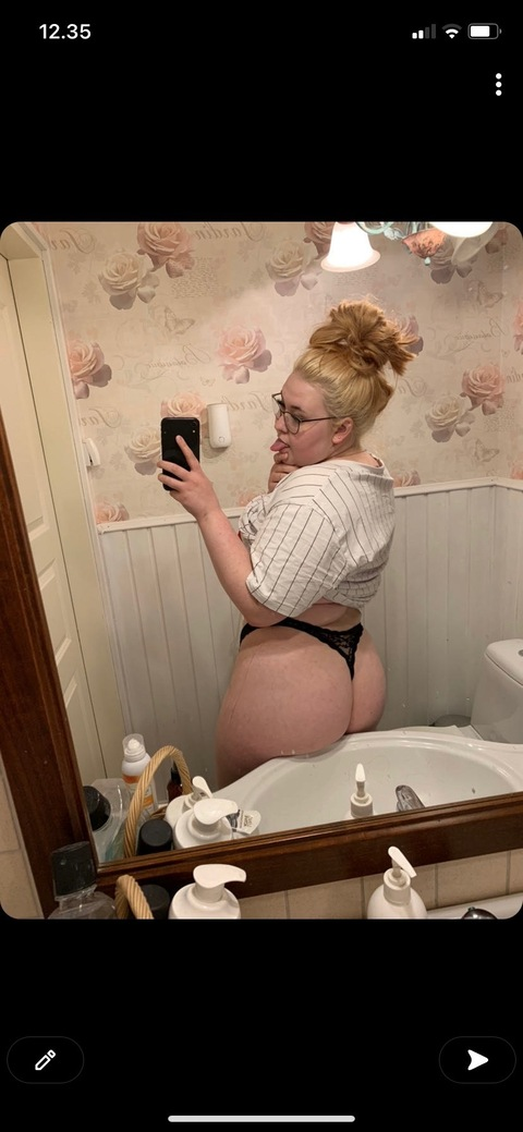 Header of bootyb1tch