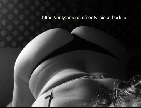 Header of bootylicious.baddie