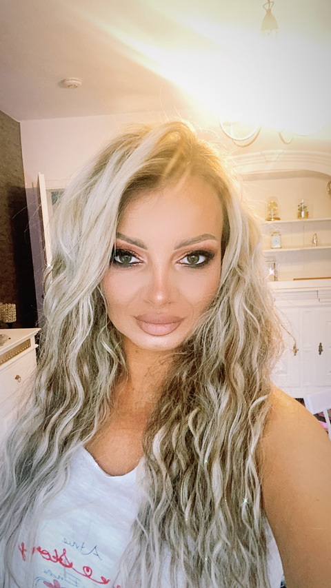 briana85 header picture leakfans.com