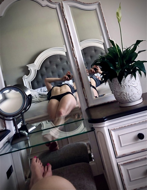 britney1624 header picture leakfans.com