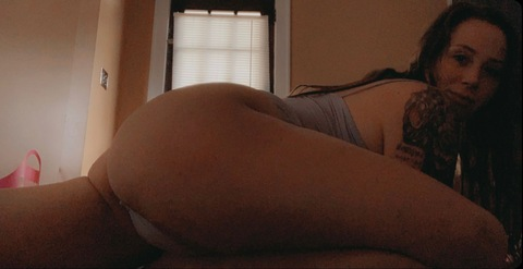 brunette_baddie1 header picture leakfans.com