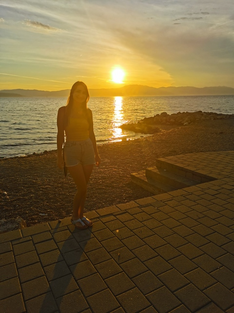 brunnette3 header picture leakfans.com