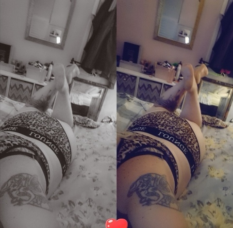 busty-blonde header picture leakfans.com