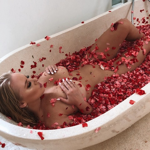 caarlyjane header picture leakfans.com