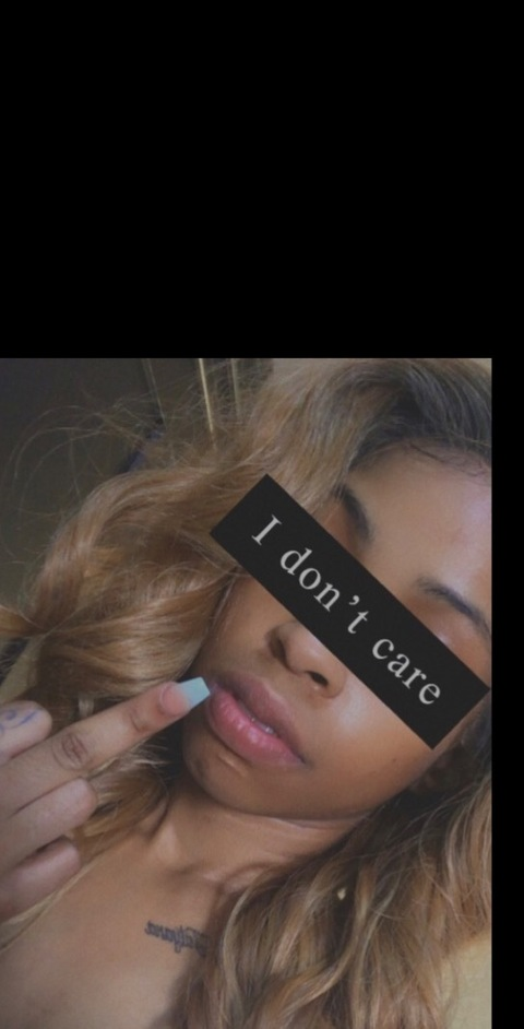 caramelcreammz header picture leakfans.com