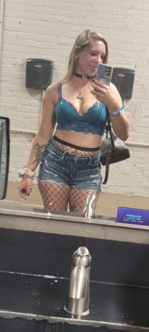 carieiam header picture leakfans.com