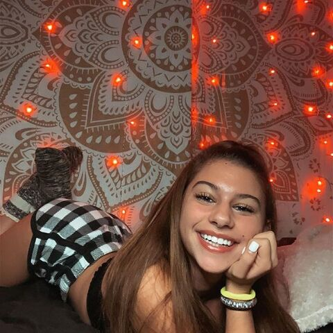 carlieemarieee header picture leakfans.com