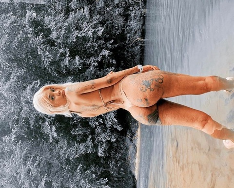 carolinemvp header picture leakfans.com