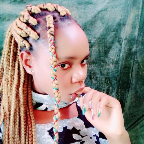 chebet_pinkie2 header picture leakfans.com