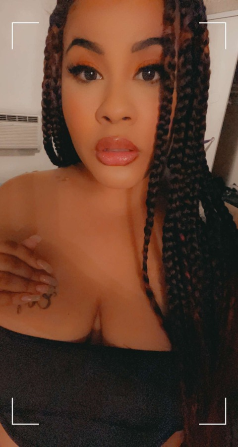 cheekybish23 header picture leakfans.com