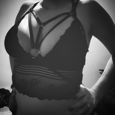 cherry_lady header picture leakfans.com