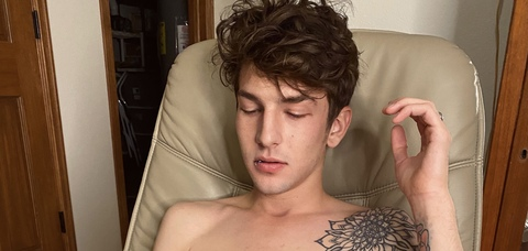 chrisoflyng header picture leakfans.com