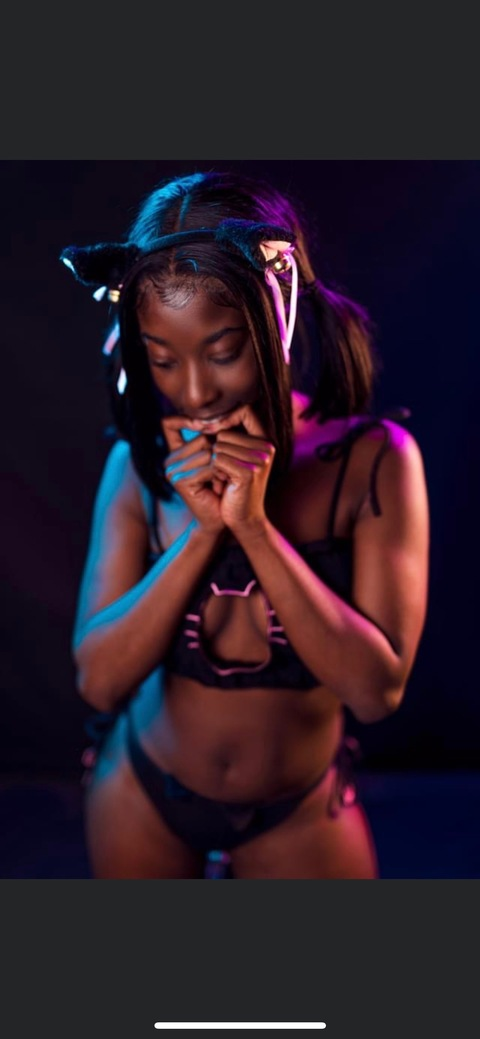 chynelle_ header picture leakfans.com